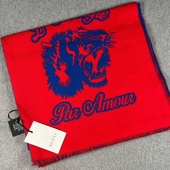 🧣GUCCI PAR AMOUR SCARF🧣 - Picture 3 of 10